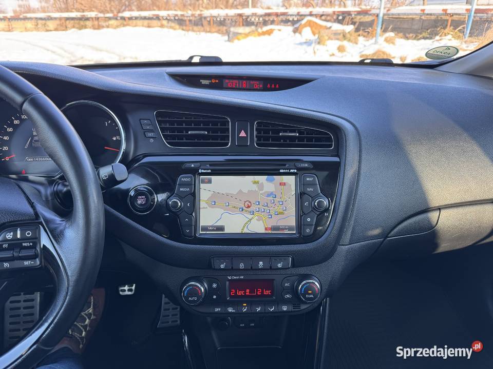 Kia Ceed 16 BENZYNA Nawigacja Kamera Ledy ESP Konin