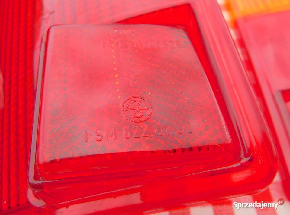 Nowe klosze tylnych lamp FSM Fiat 126p 126 na Tarnów