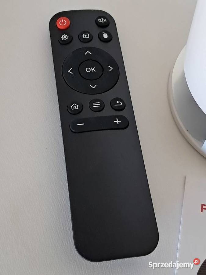 nowy projektor HY300 WIFI uszkodzone pudełko Sandomierz sprzedam