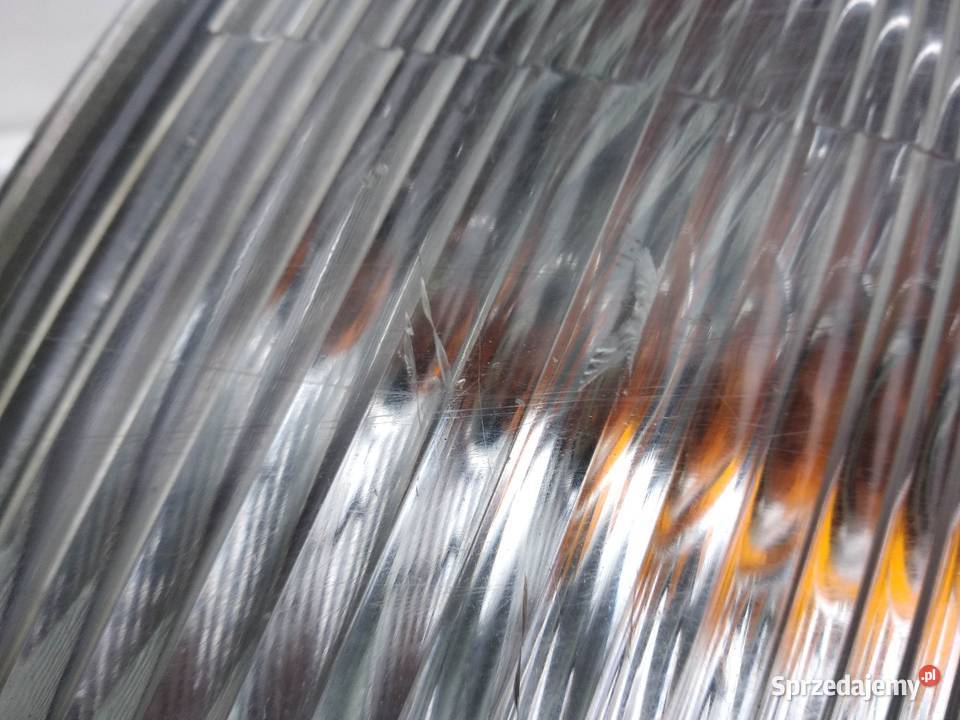 Subaru Forester 1 I SF kierunkowskaz kierunek osobowe Sieradz