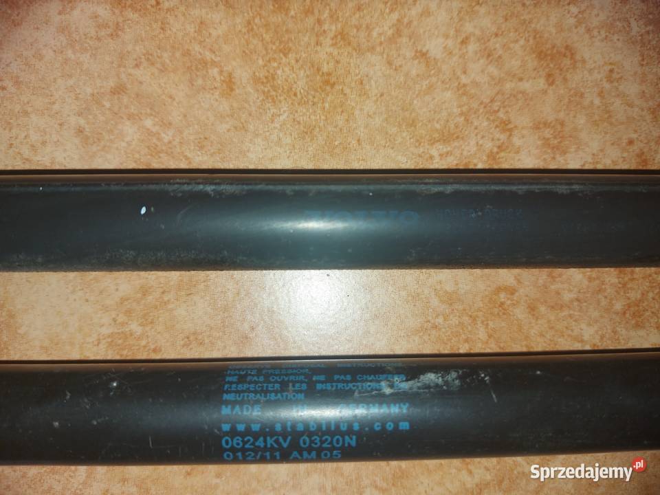 Amortyzatorsiłownik tylnej klapy volvochevrolet Karoseria Bolesławiec sprzedam