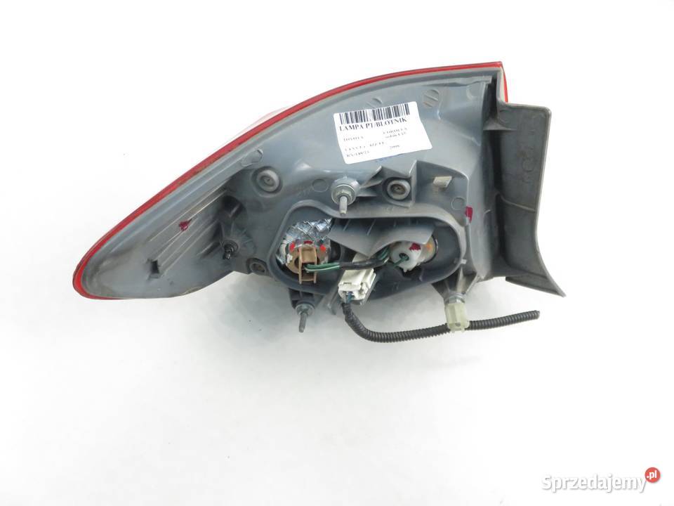 LAMPA PRAWA TYLNA TOYOTA COROLLA E15 SEDAN