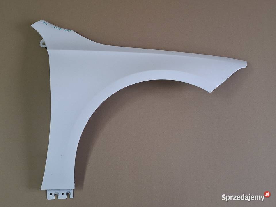 MERCEDES AKLASA W177 BŁOTNIK PRAWY PRZEDNI Bieleń