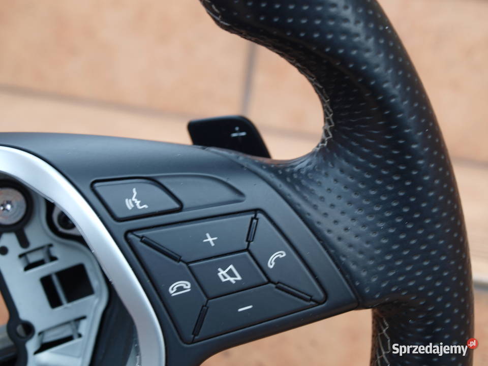 Mercedes C klasa W204 kierownica skóra łopatki