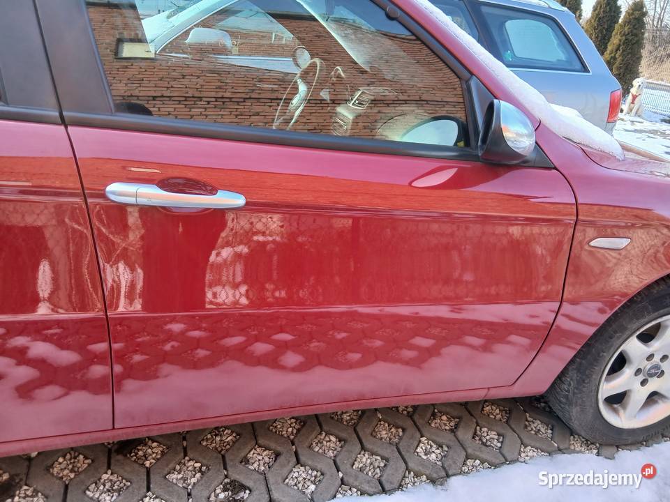 Drzwi Alfa Romeo 147 5D Prawy Przód Rosso Alfa Rok produkcji 2010 Drzwi Szczerbice