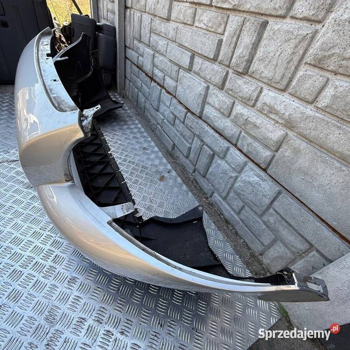 Zderzak przedni kompletny Volvo C30 2009r Kolor Barłogi