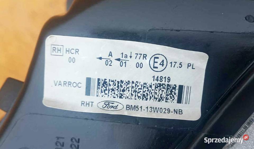 FORD FOCUS MK3 LAMPA REFLEKTOR PRAWY PRZÓD mazowieckie Radom sprzedam