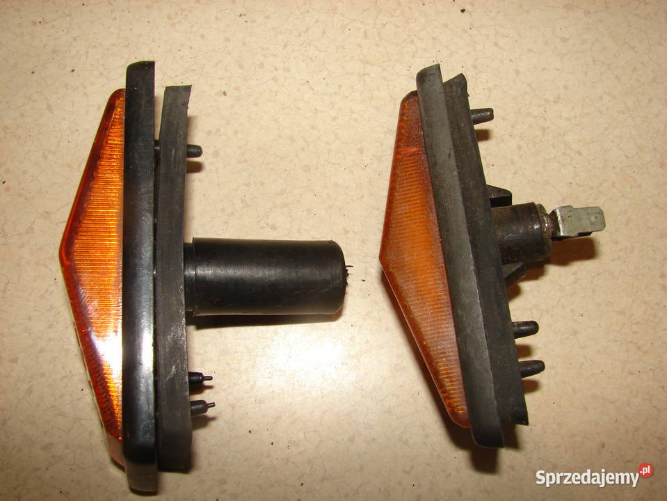 Kierunkowskaz na błotnik FIAT 125p zestaw 2 Starogard Gdański