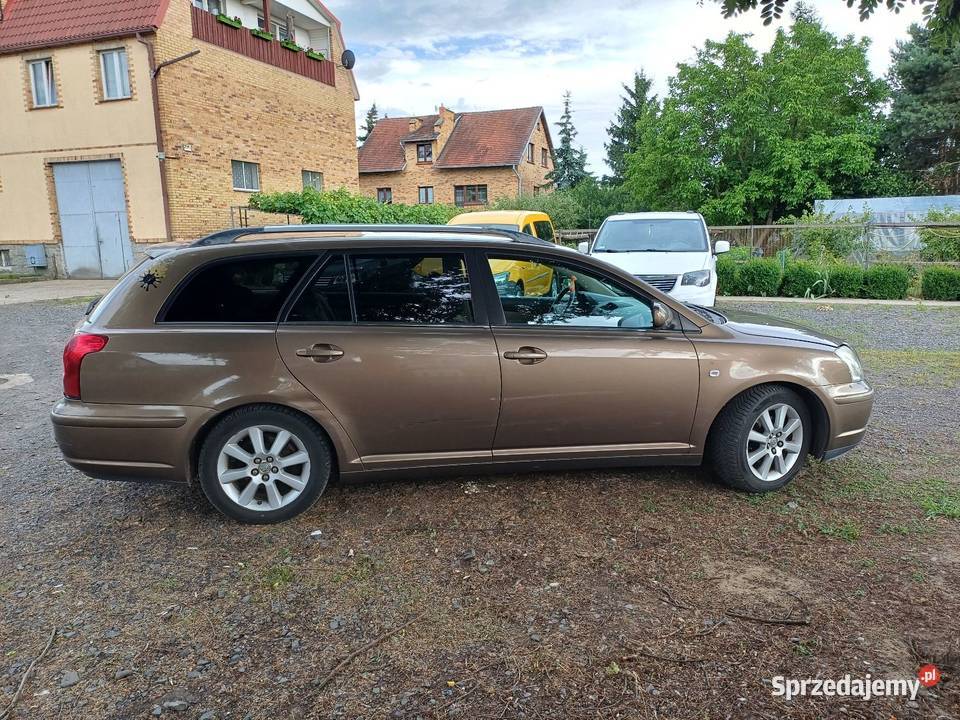 Toyota Avensis II Kombi 18 VVTi 129 LPG 2004r 1800cm3 Lubin