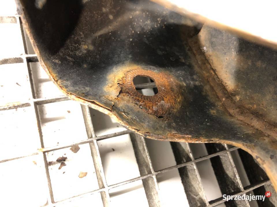 BELKA POD SILNIK HYUNDAI ELANTRA V 16 132