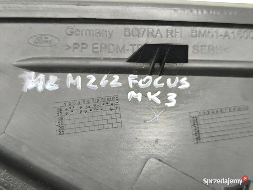TRÓJKAT OSŁONA BŁOTNIKA PRAWA FORD FOCUS MK3