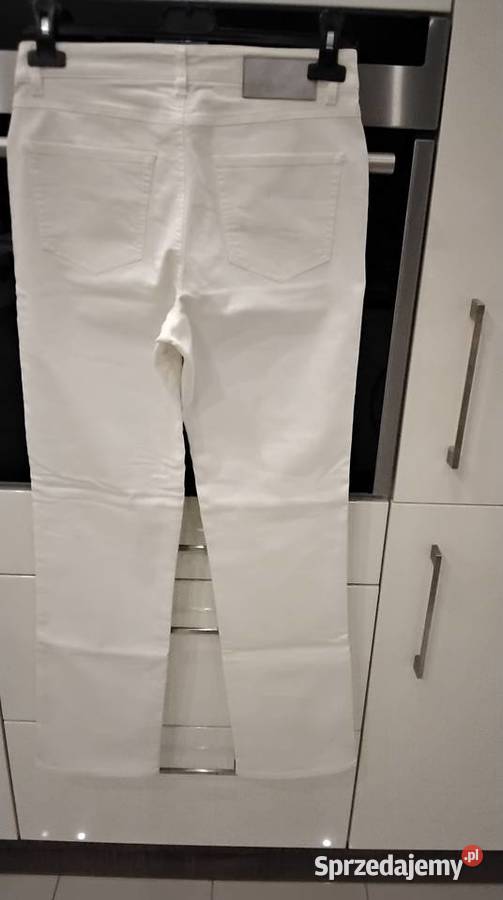 Białe Spodnie Jeans Damskie Revanche in Fashion Nowa Sól