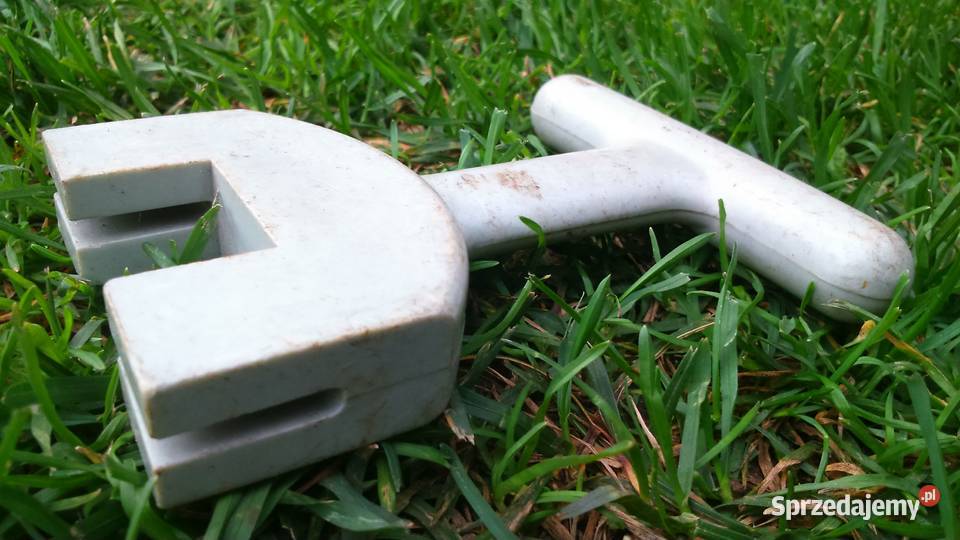 Plastikowy klucz o filtra pralki Polar Tuszkowo