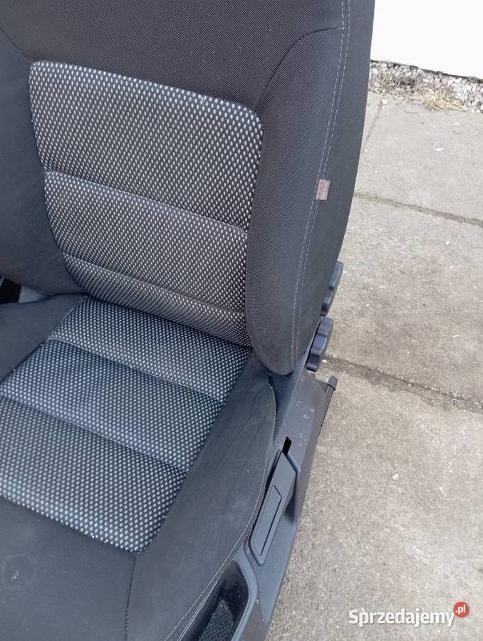 Skoda Octavia II HB FOTELE KANAPA