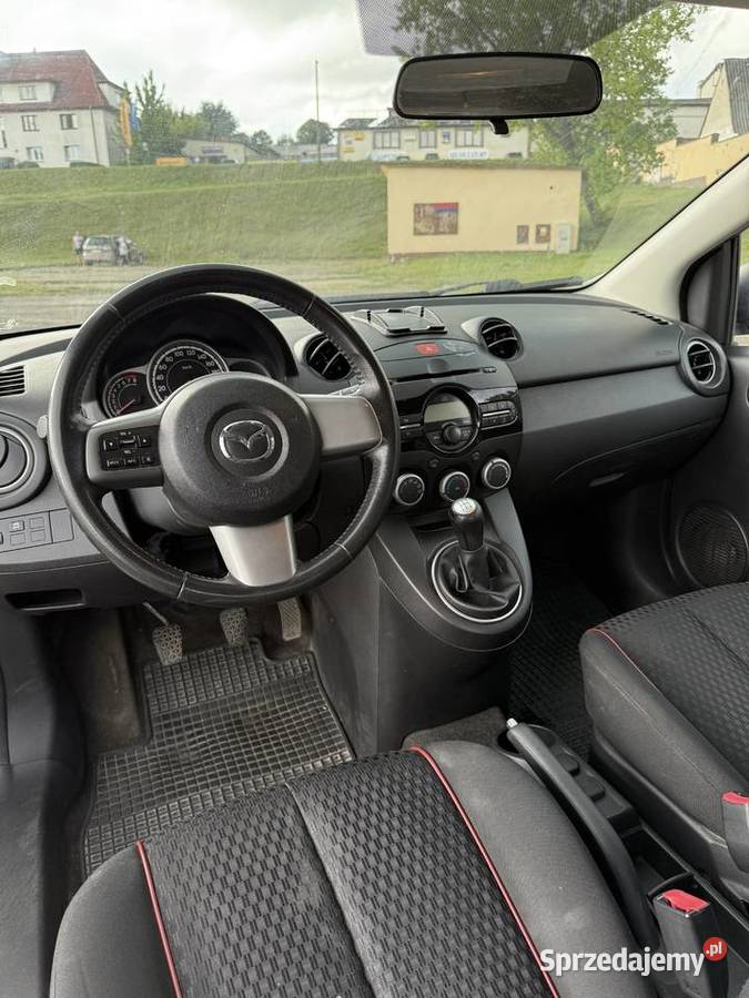 Mazda 2 13 benzyna 84 2012r faktura vat 23 Hatchback pomorskie Miastko
