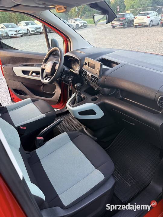 Citroen Berlingo 2019r Benzyna Rok produkcji 2019 lubelskie Tomaszów Lubelski sprzedam