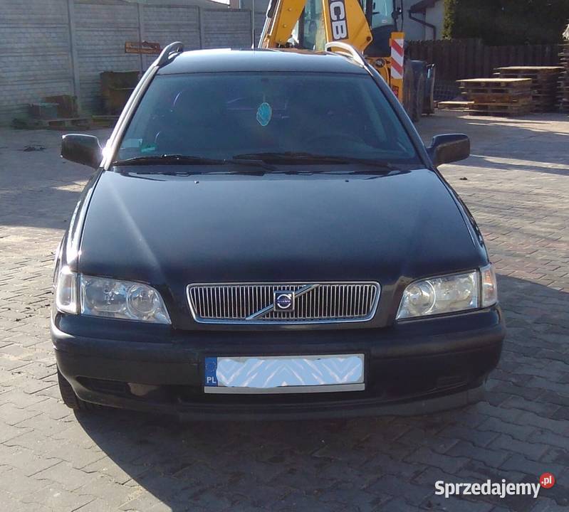 VOLVO V40 17 1999 115 BLPG4letnia