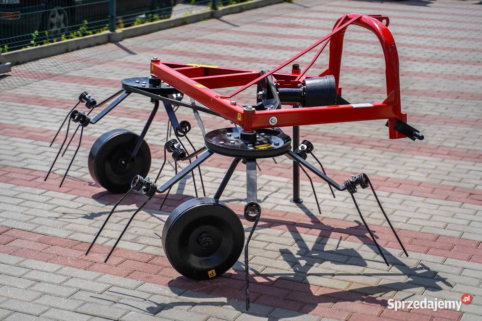 Przetrząsacz karuzelowy ciągnikowy do siana Rolnictwo podkarpackie Tajęcina