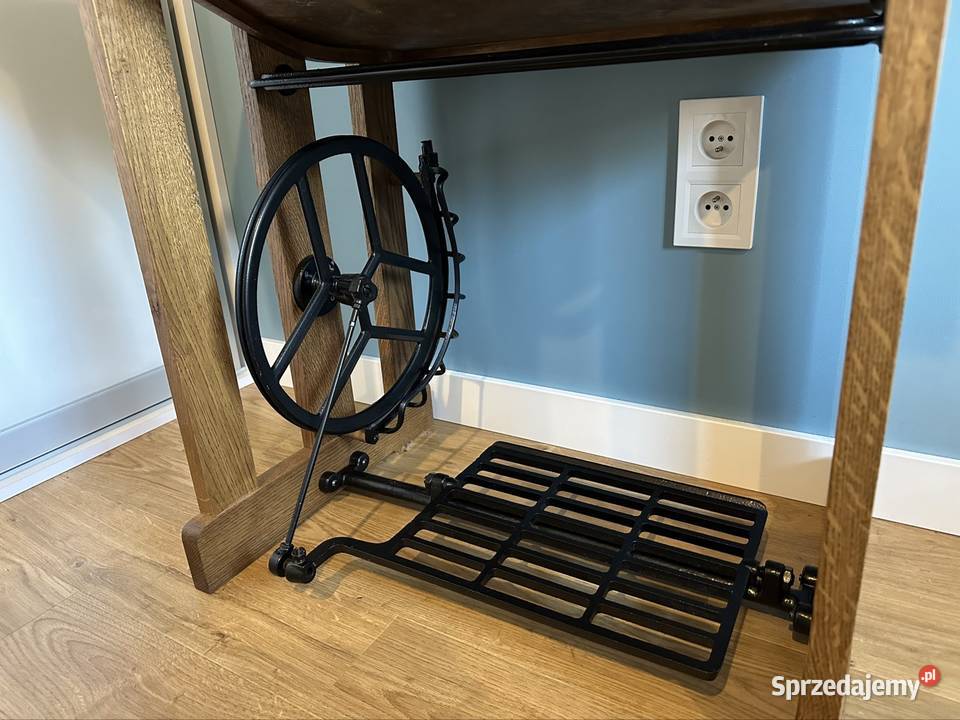 Stolik z maszyny do szycia Łucznik