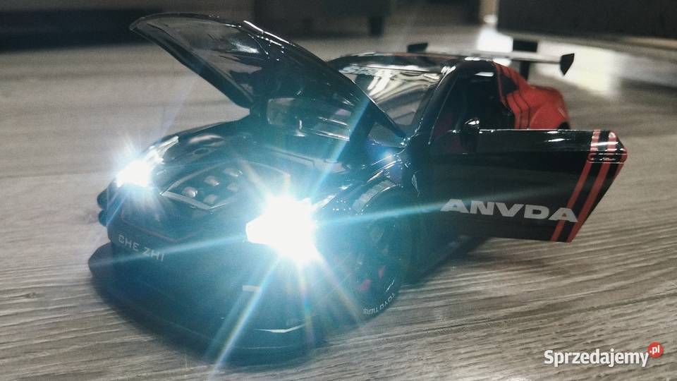 Sprzedam nowy model Nissan GTR w skali 124 Kutno