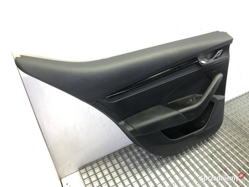 BOCZEK DRZWI TYŁ LEWY TAPICERKA SKODA OCTAVIA IV