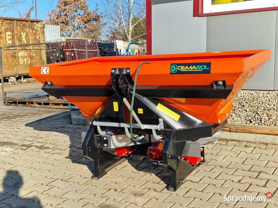 Rozsiewacz dwutalerzowy 600 l Masywna Przemyśl