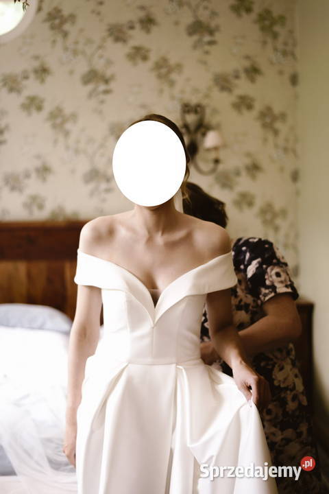 Klasyczna Suknia ślubna S z podpinanym trenem Rzeszów