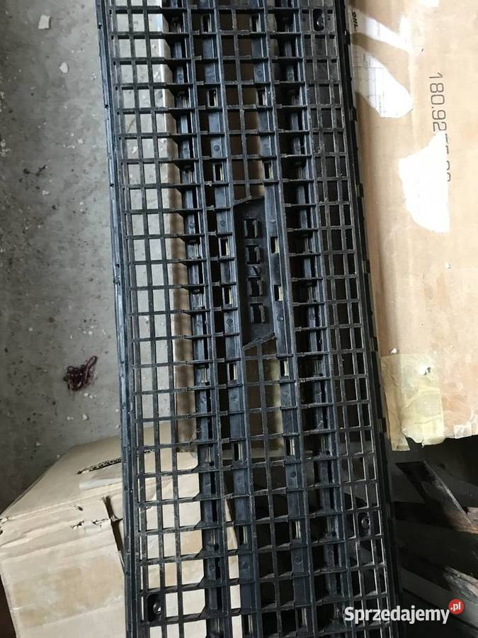 Grill atrapa FIAT 128 special 72r 100 sprawna zachodniopomorskie Darłowo