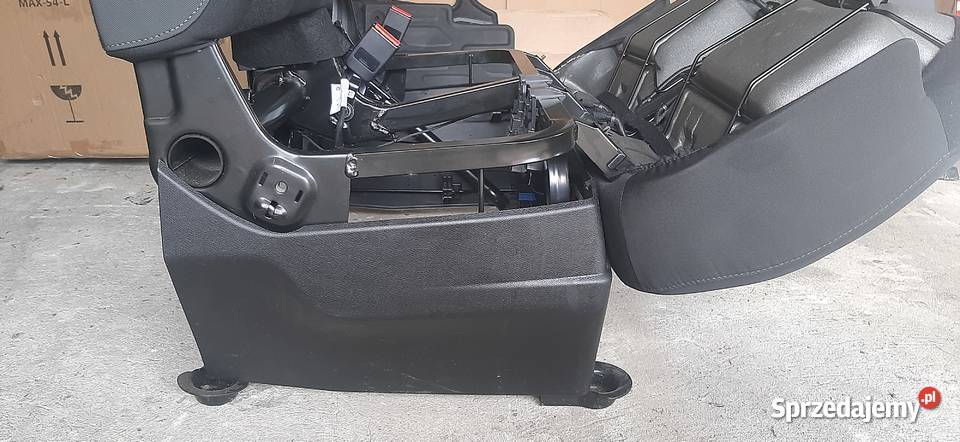 Siedzenia pasażerów z chodnikami do Renault Bujaków sprzedam