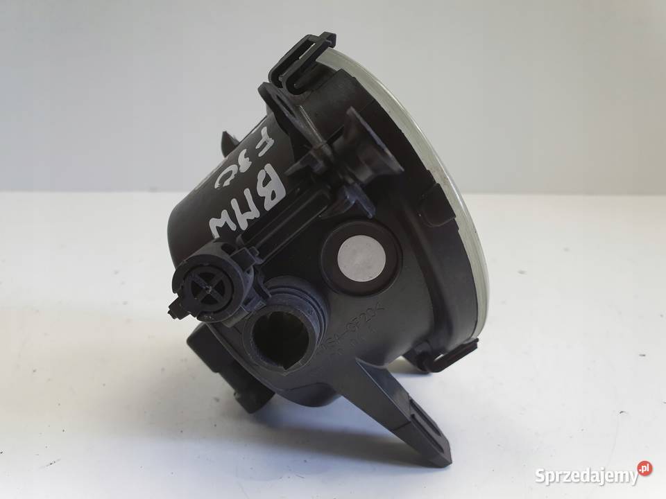 BMW F30 1118r PRZEDNI HALOGEN PRAWY PRZÓD Rudka