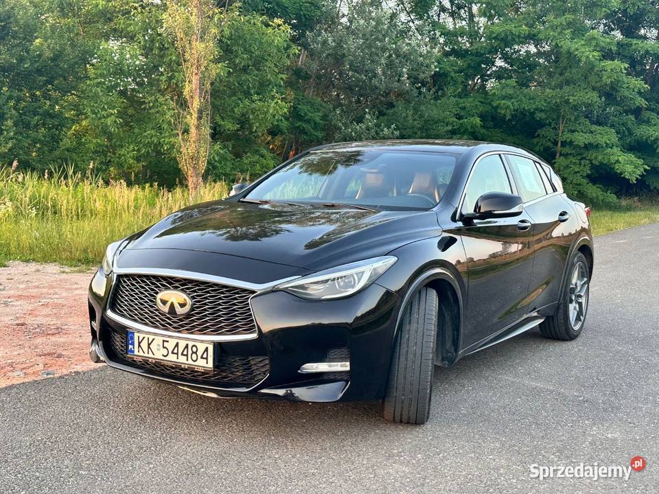 Infiniti Q30S 4/5 sprzedam