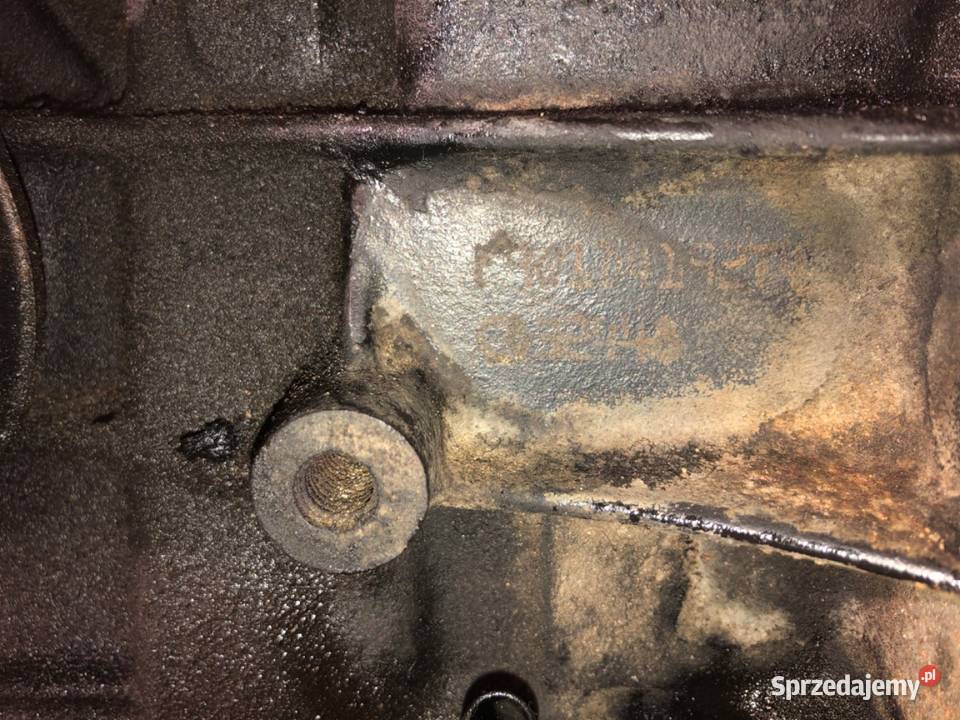 SILNIK VOLVO 19 102 D4192T4 9504 V40