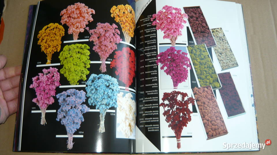 Album z suszonymi roślinami i bukietami