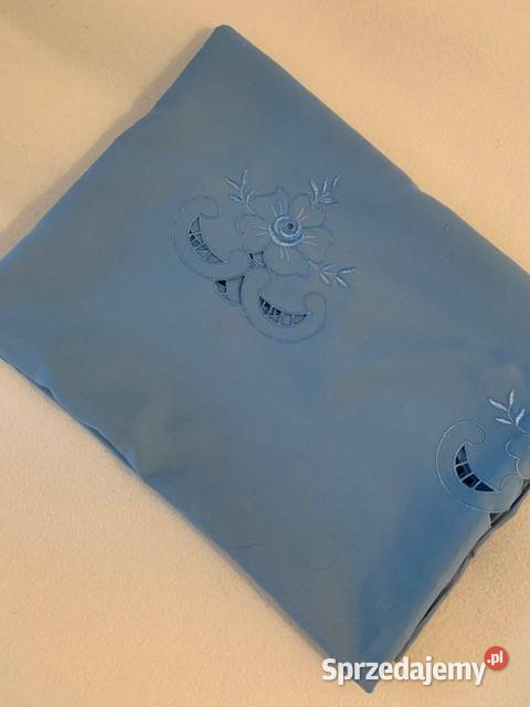 Obrus niebieski haftowany 178137 wiskoza Częstochowa