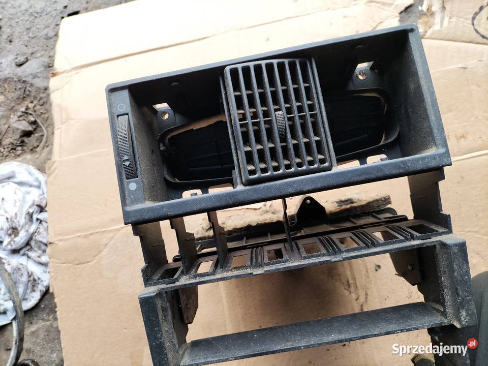 AUDI 80 B4 8A1857007A ŚRODKOWY PANEL NAWIEWU Kamień-Kolonia sprzedam