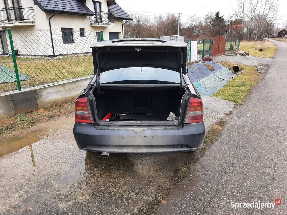 Uszkodzony opel Astra G Coupe Bertone Gdów