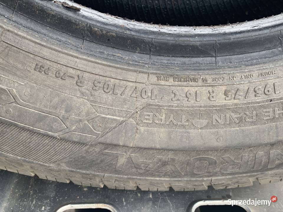 2 Opony wielosezonowe 1957516 Uniroyal podlaskie Dryga sprzedam