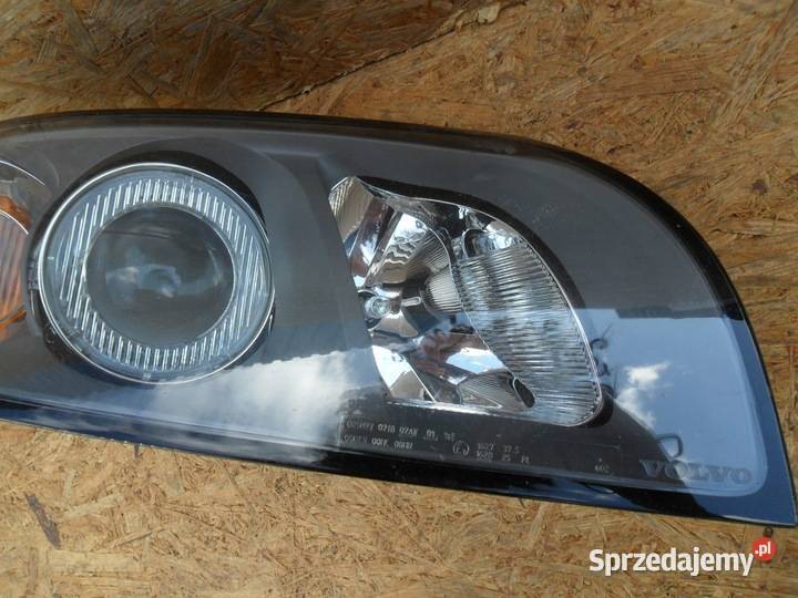 VOLVO V50 S40 II lampa lewa 30698885 Nowy Tomyśl sprzedam