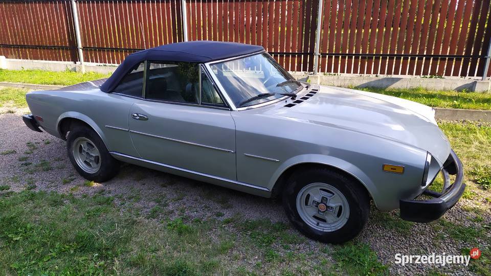 Sprzedam klasyka Fiat 124 Spider 1980 r seria CS Rok produkcji 1980 Wieliczka
