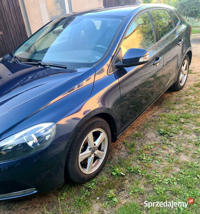 Volvo v40