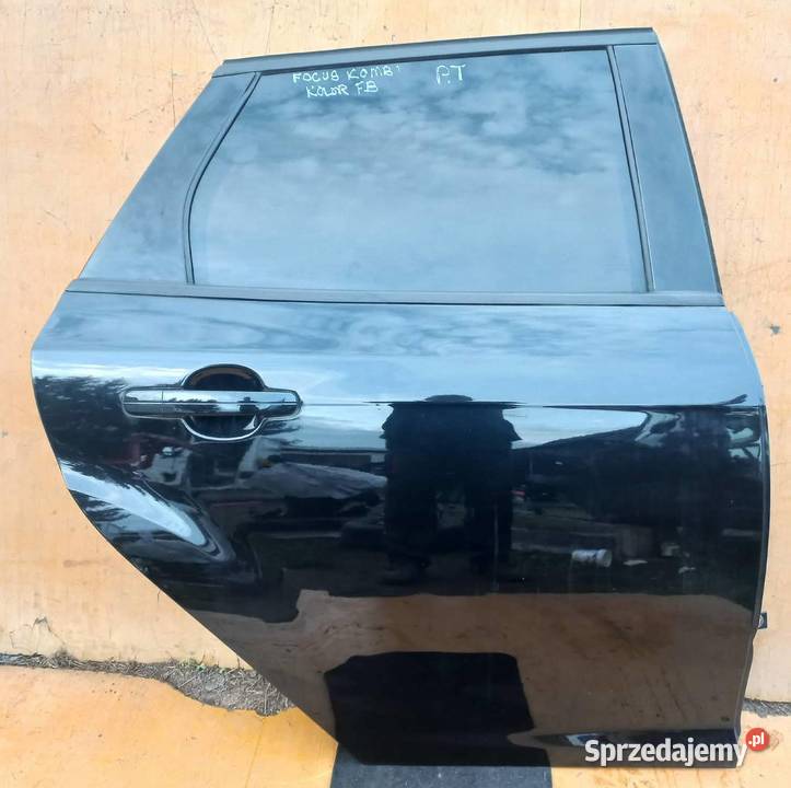 FORD FOCUS MK3 DRZWI PRAWY TYŁ KOMBI KOD FB osobowe Radom sprzedam