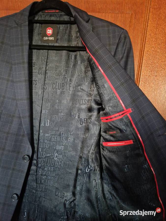 Nowy granatowy garnitur z metką na studniówkę