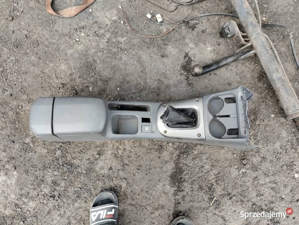 Tunel podłokietnik rav4 II 2 0 D4D diesel Wołkowyja sprzedam
