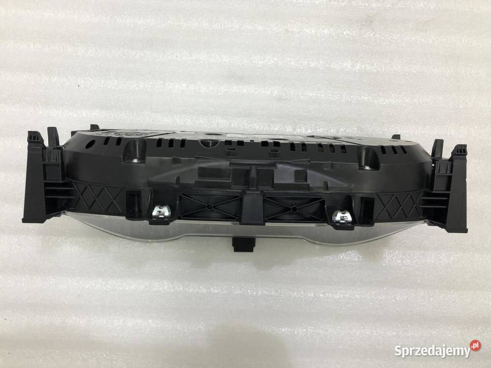 LICZNIK ZEGARY VW TOURAN III 5TA920750B