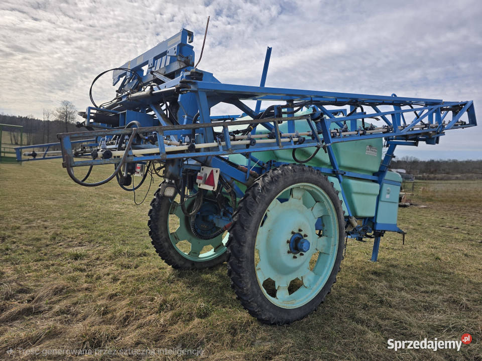 Opryskiwacz ciągany BERTHOUD RACE 32SX24 2500 L