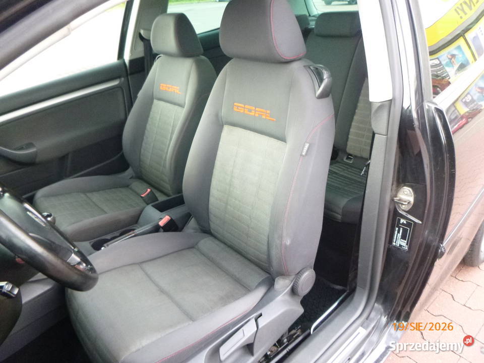 Volkwagen GOLF 16 MPI BLACHARCE PROGÓWNAVI MFD2