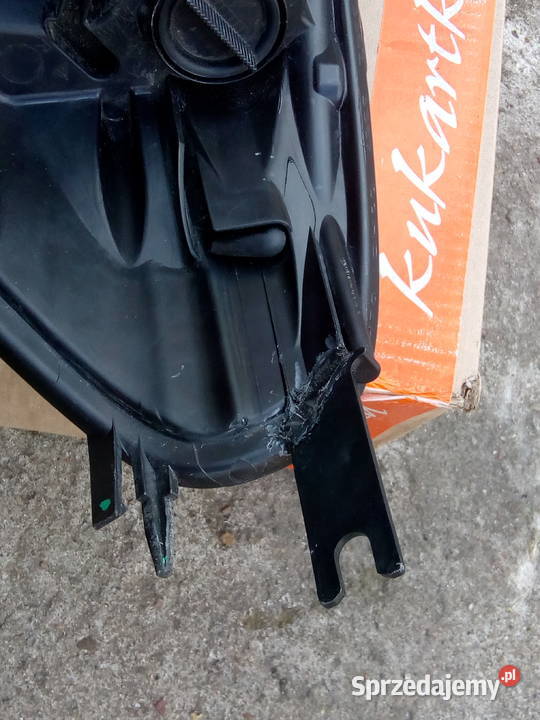 Reflektor lampa prawa przednia Renault Clio IV Rok produkcji 2013 wielkopolskie