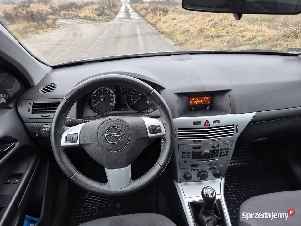 Opel Astra 14 2010 ECOTEC 5Dzwiowy Salon Legnica