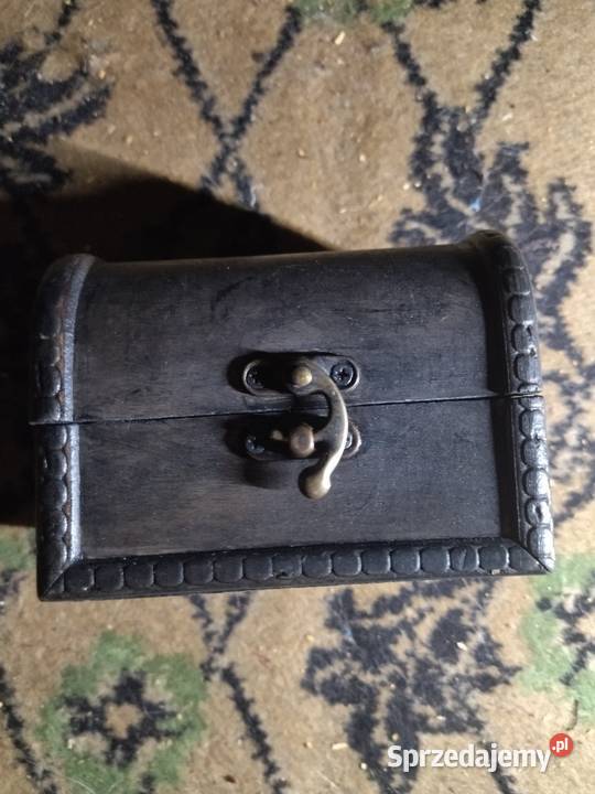 Stare drewniane pudełko