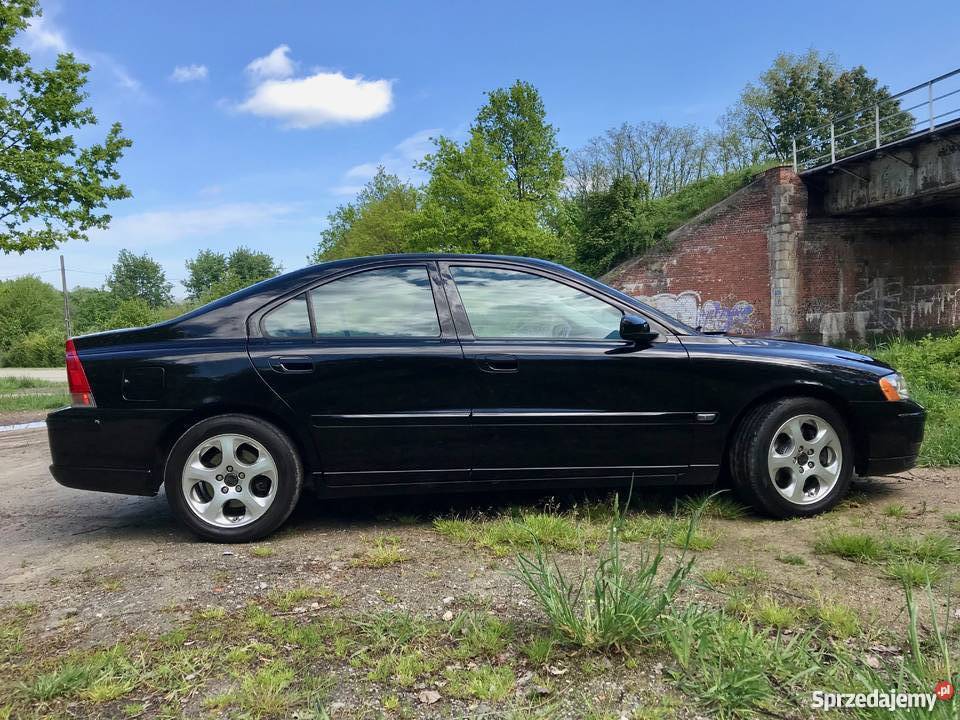 Volvo S60 lifcie zadbane b ekonomiczny
